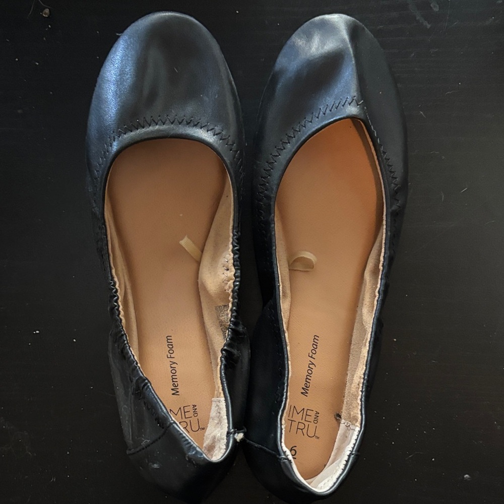 Time and Tru Classic Black Flats